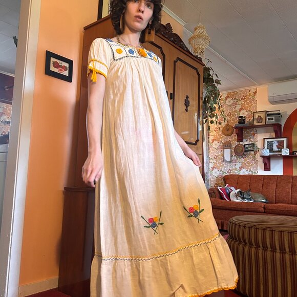 1960s Hippie Hand embroidered crochet edge polycotton Prairie scandinavian maxi - Picture 3 of 14